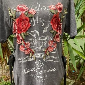 Lace Up Graphic Gray Tshirt